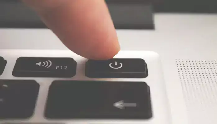 آب ریختن روی لپ تاپ ایسر