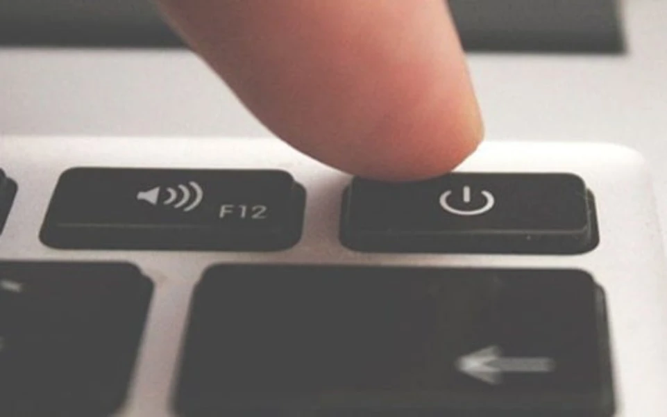 خاموش شدن ناگهانی لپ تاپ