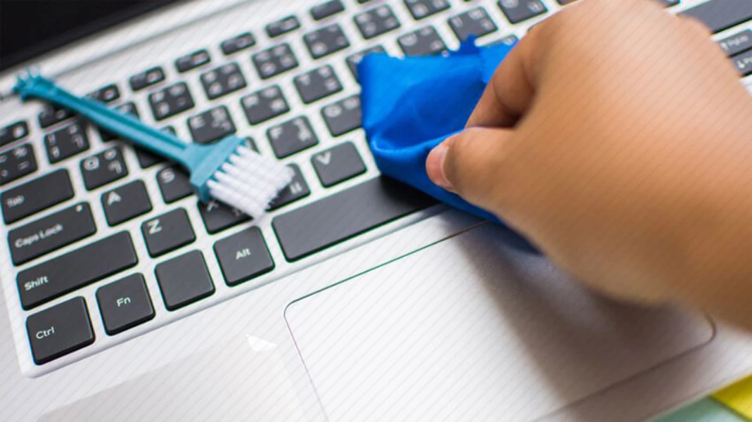 خشک کردن لپ تاپ آبخورده