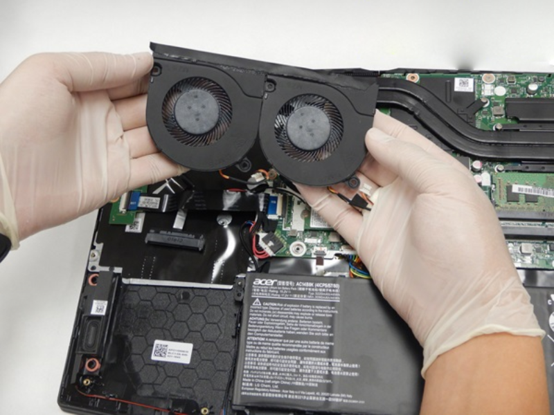 مراحل تمیز کردن فن لپ تاپ