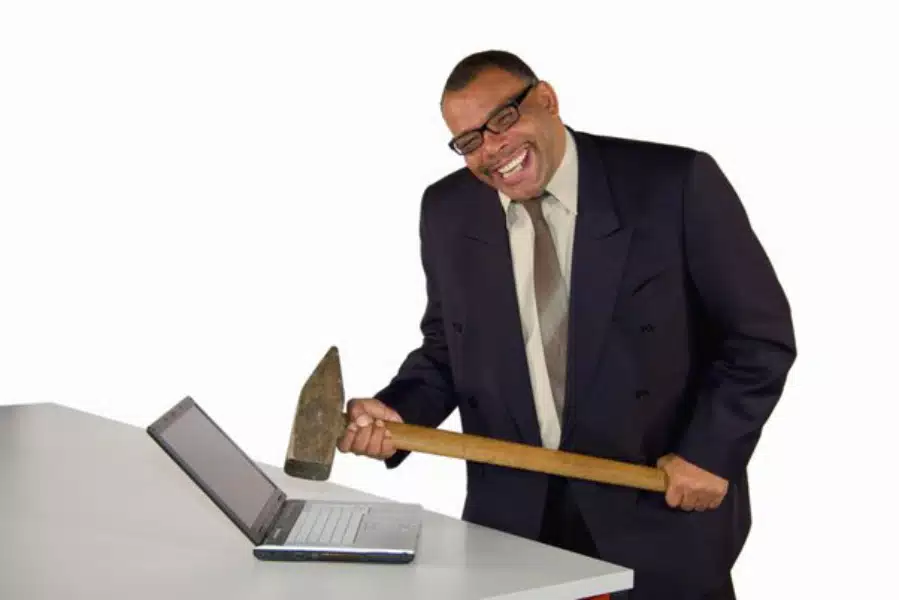 ضربه خوردگی لپ تاپ ایسر